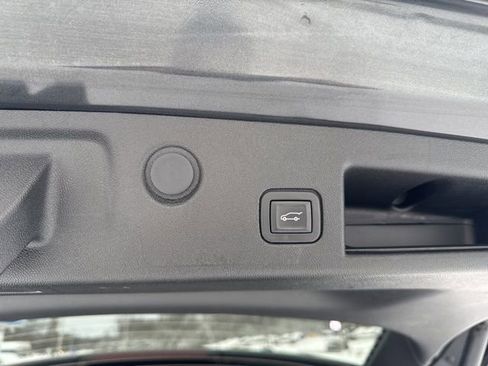 Used 2020 Chevrolet Equinox Premier image 14