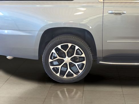 Used 2019 Chevrolet Suburban Premier AWD/4WD image 33