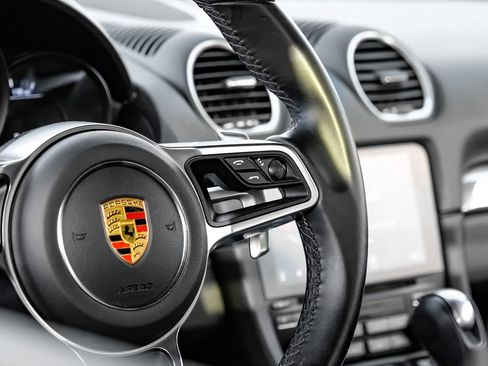 Used 2021 Porsche 718 Cayman w/ Premium Package RWD image 14