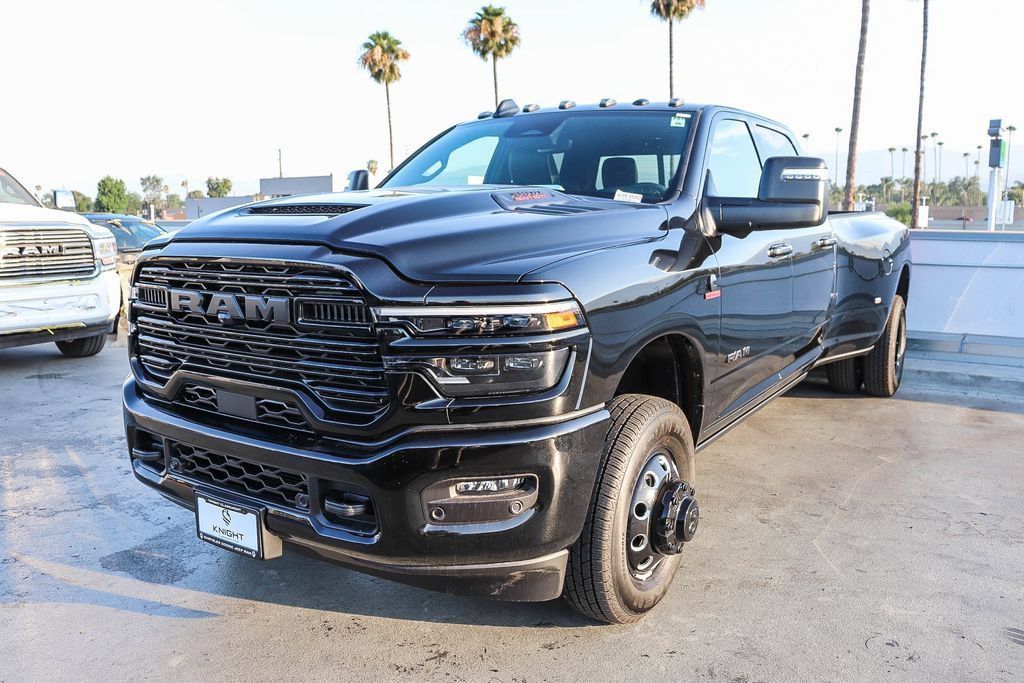 New 2026 RAM 3500 Laramie AWD/4WD image 4