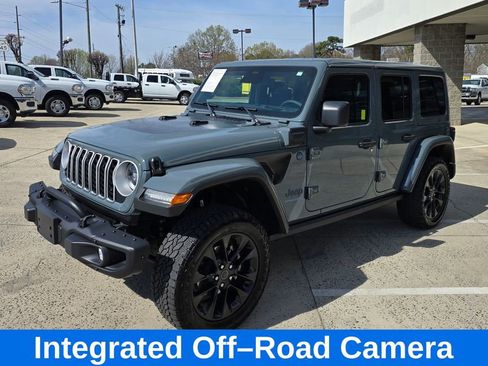 Used 2025 Jeep Wrangler Unlimited Sahara image 10