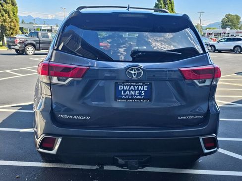 Used 2018 Toyota Highlander Limited AWD/4WD image 4