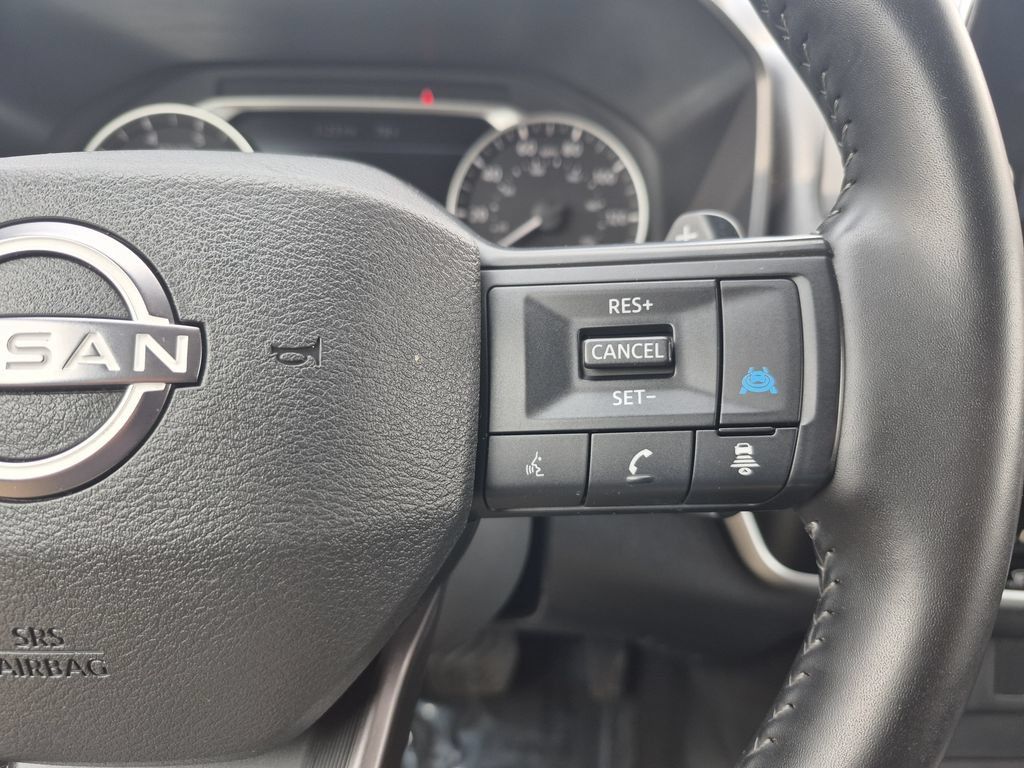 Used 2025 Nissan Rogue SV AWD/4WD image 19