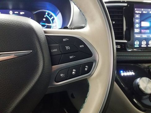 Used 2020 Chrysler Pacifica Limited w/ Advanced Safetytec Group image 6