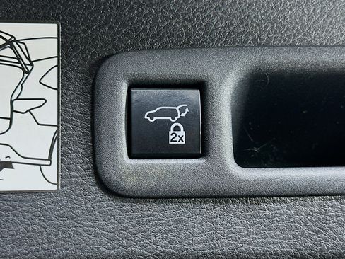 Used 2021 Toyota Sienna XLE FWD image 30