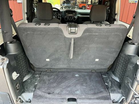 Used 2018 Jeep Wrangler Sport image 34