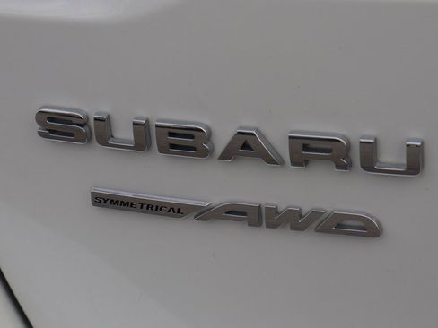 Used 2023 Subaru Outback Premium image 39