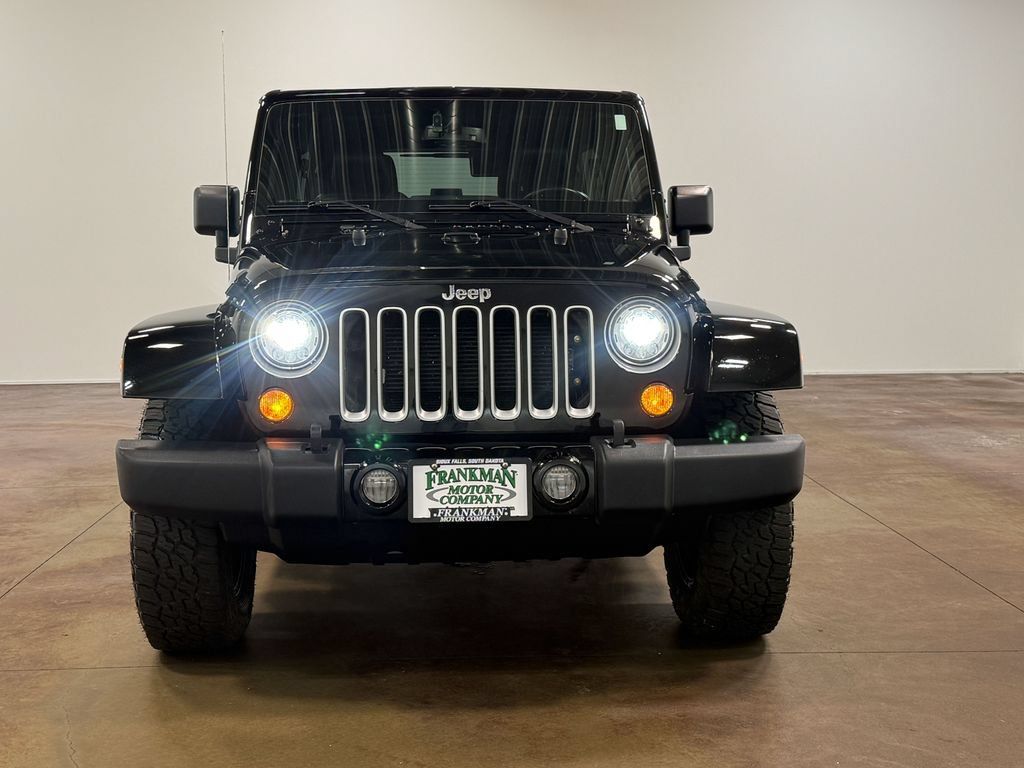 Used 2018 Jeep Wrangler Unlimited Sahara AWD/4WD image 29