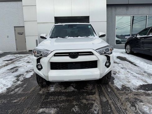Used 2022 Toyota 4Runner SR5 Premium image 2