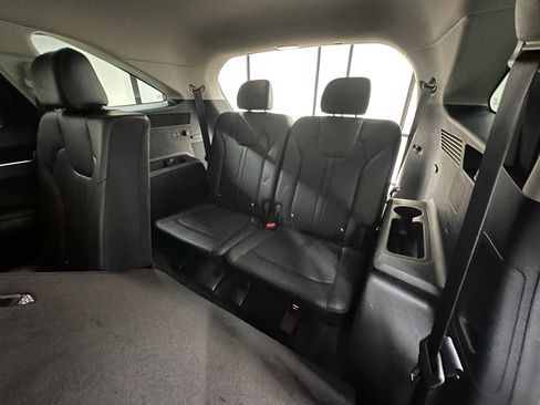 Used 2024 Kia Sorento S image 24