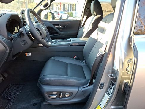 New 2026 Lexus LX 600 4WD w/ Luxury Package image 9