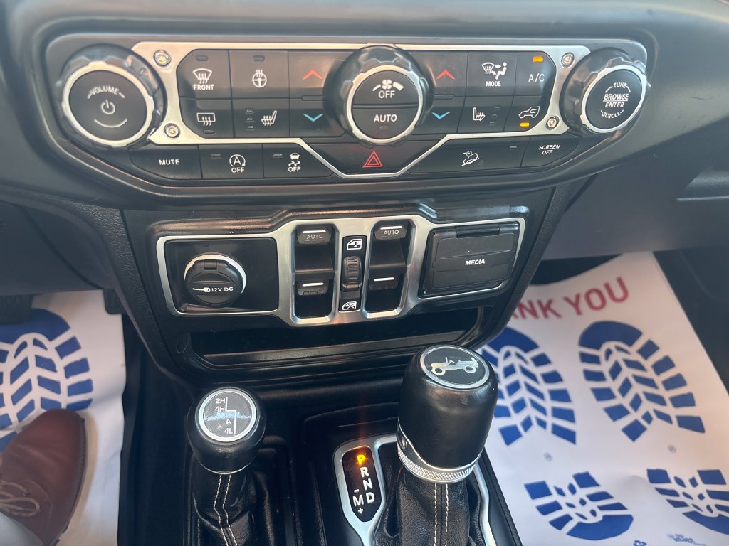 Used 2018 Jeep Wrangler Unlimited Sahara AWD/4WD image 24