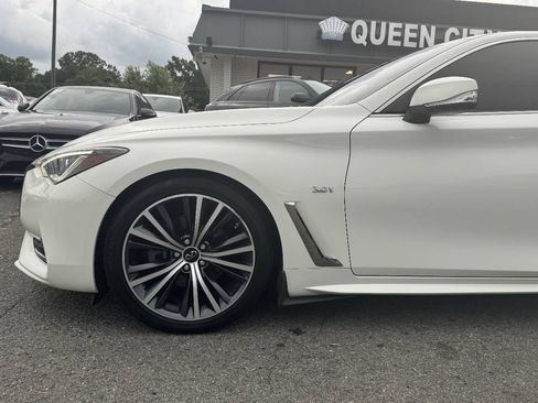 Used 2020 INFINITI Q60 3.0t Luxe RWD image 19