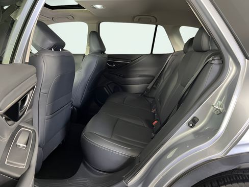 Used 2022 Subaru Outback Limited AWD/4WD image 9