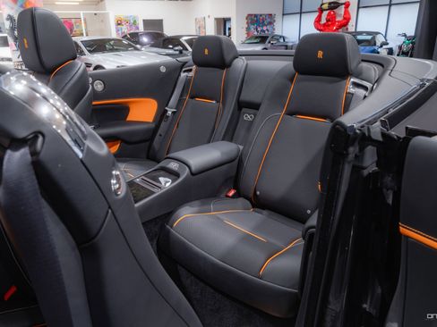 Used 2018 Rolls-Royce Dawn image 28