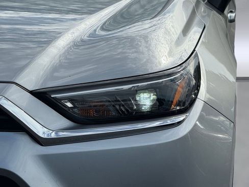 Used 2025 Toyota Grand Highlander XLE image 11