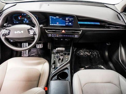 Used 2023 Kia Niro EX Touring image 13