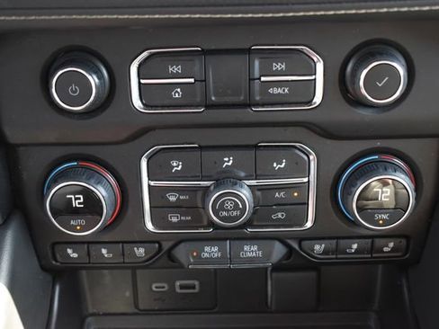 Used 2024 Chevrolet Tahoe Premier AWD/4WD image 29