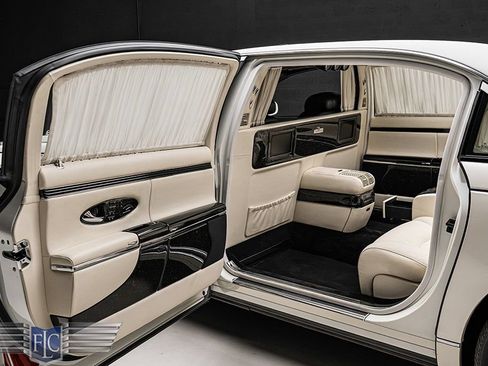 Used 2009 Maybach 62 S RWD image 6