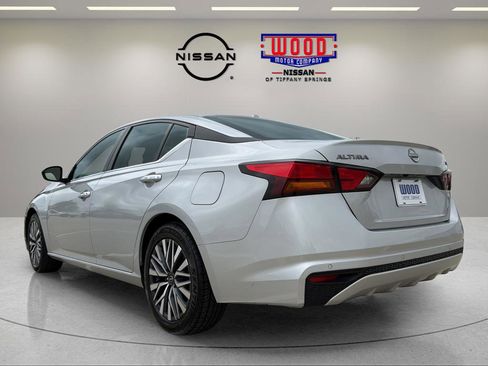 Certified 2024 Nissan Altima 2.5 SV FWD image 5