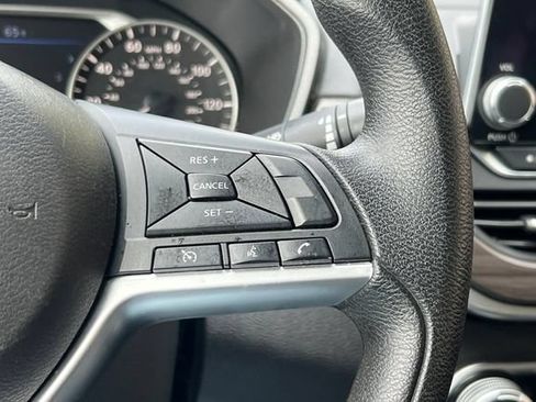 Used 2024 Nissan Altima 2.5 SV FWD image 28