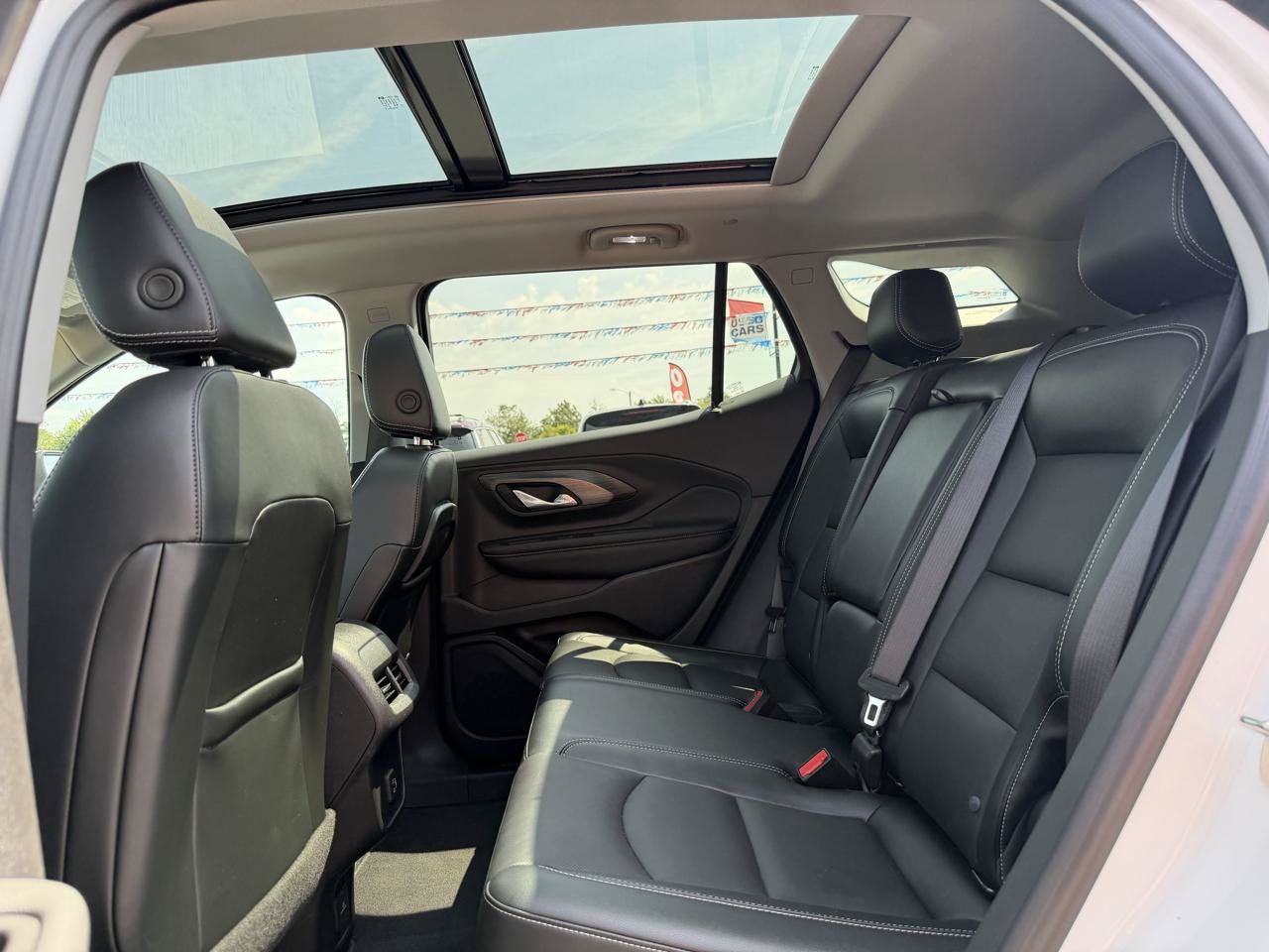Used 2024 GMC Terrain SLT w/ Tech Package AWD/4WD image 19