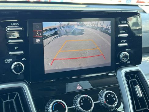 Used 2023 Kia Sorento LX image 15