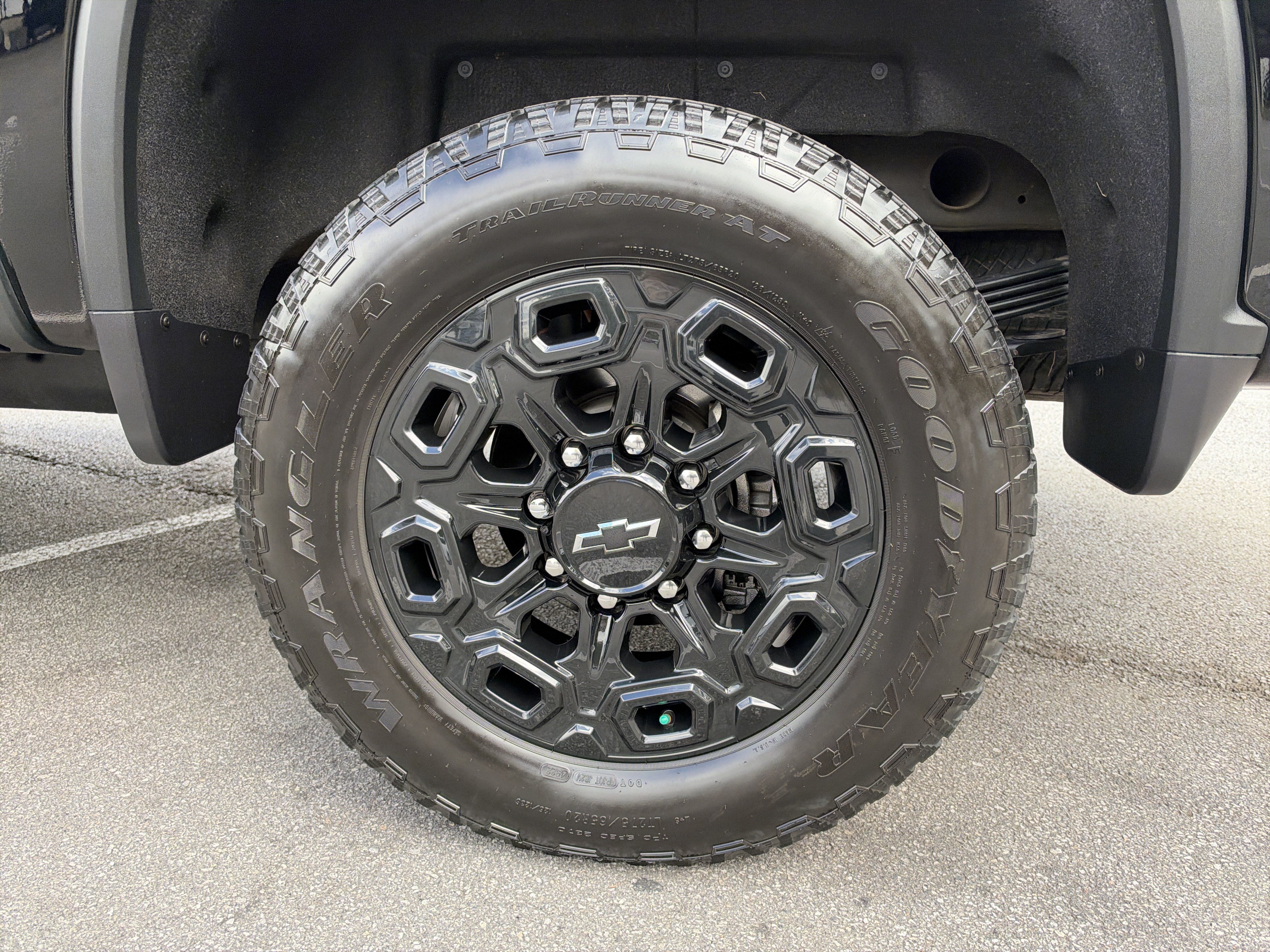 Used 2023 Chevrolet Silverado 2500 LT w/ Midnight Edition AWD/4WD image 23