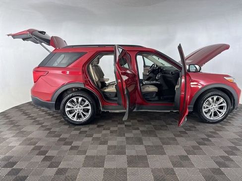 Used 2021 Ford Explorer XLT w/ Equipment Group 202A image 16