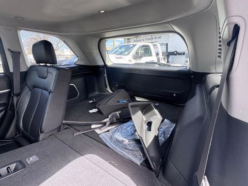 Used 2024 Jeep Grand Cherokee Limited 4xe w/ Luxury Tech Group II image 17