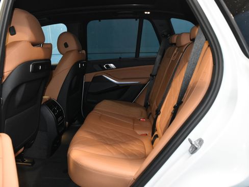 New 2026 BMW X5 xDrive50e w/ Executive Package image 19