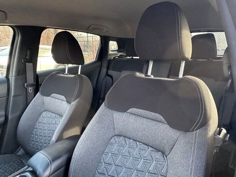 Used 2025 Nissan Kicks SV image 9