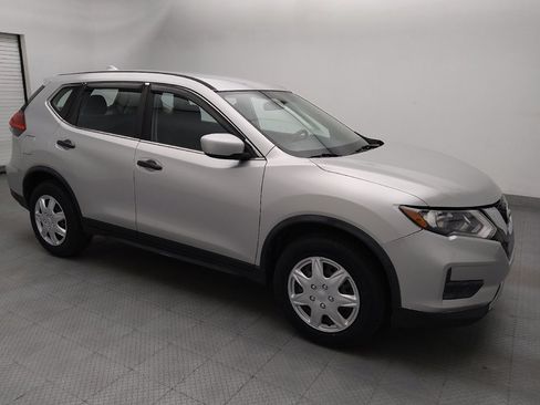 Used 2017 Nissan Rogue S AWD/4WD image 11