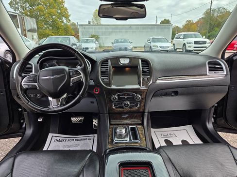 Used 2015 Chrysler 300 C image 16