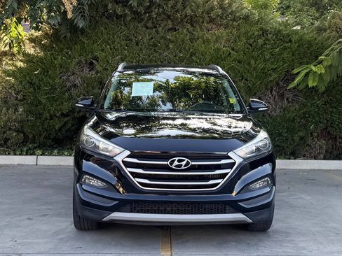 Used 2017 Hyundai Tucson Sport image 2
