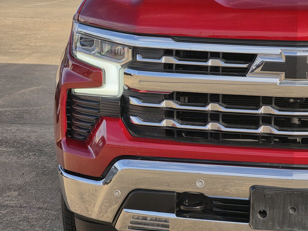 Used 2023 Chevrolet Silverado 1500 LTZ w/ LTZ Convenience Package II RWD image 5