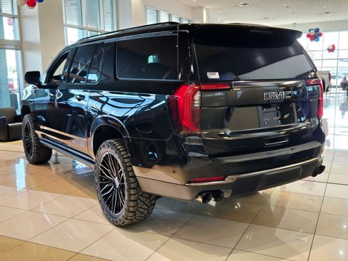 New 2026 GMC Yukon XL AT4 Ultimate w/ LPO, Floor Liner Package image 4