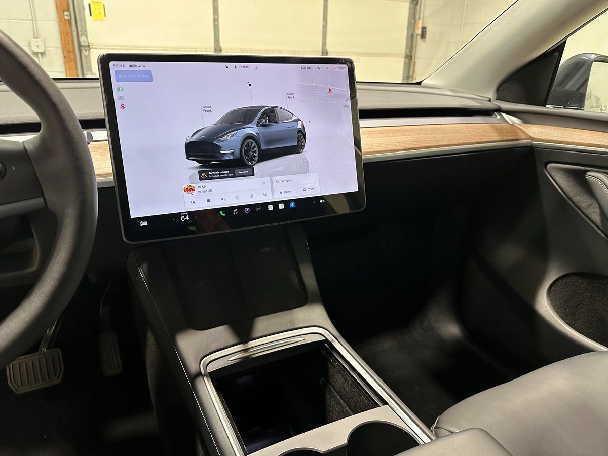 Used 2024 Tesla Model Y Long Range AWD/4WD image 28