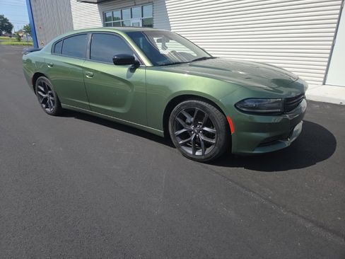 Used 2021 Dodge Charger SXT w/ Blacktop Package RWD image 17