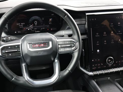 Used 2025 GMC Acadia Elevation FWD image 17