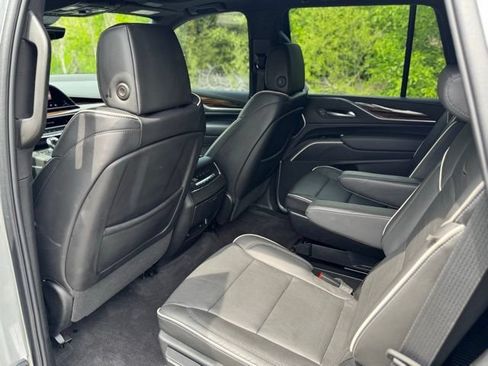 Used 2023 Cadillac Escalade Premium Luxury AWD/4WD image 14