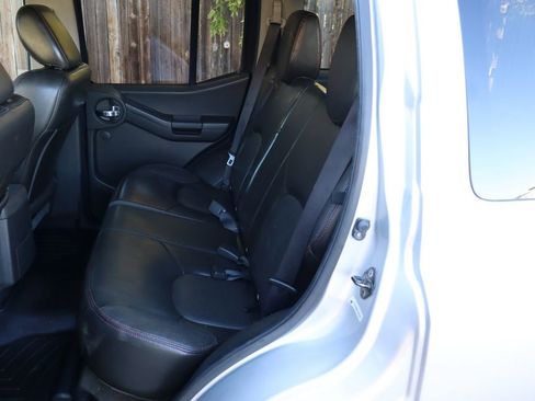Used 2012 Nissan Xterra PRO-4X w/ Pro-4x Leather Pkg image 19