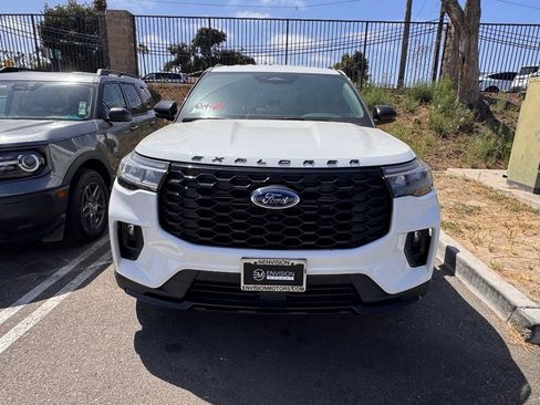 Used 2026 Ford Explorer ST-Line RWD image 2