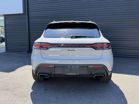 Certified 2023 Porsche Macan AWD/4WD image 6