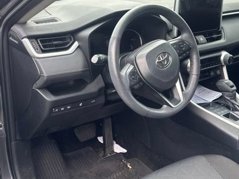 Used 2024 Toyota RAV4 XLE AWD/4WD image 5