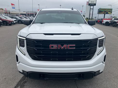 Used 2025 GMC Sierra 1500 Elevation AWD/4WD image 2