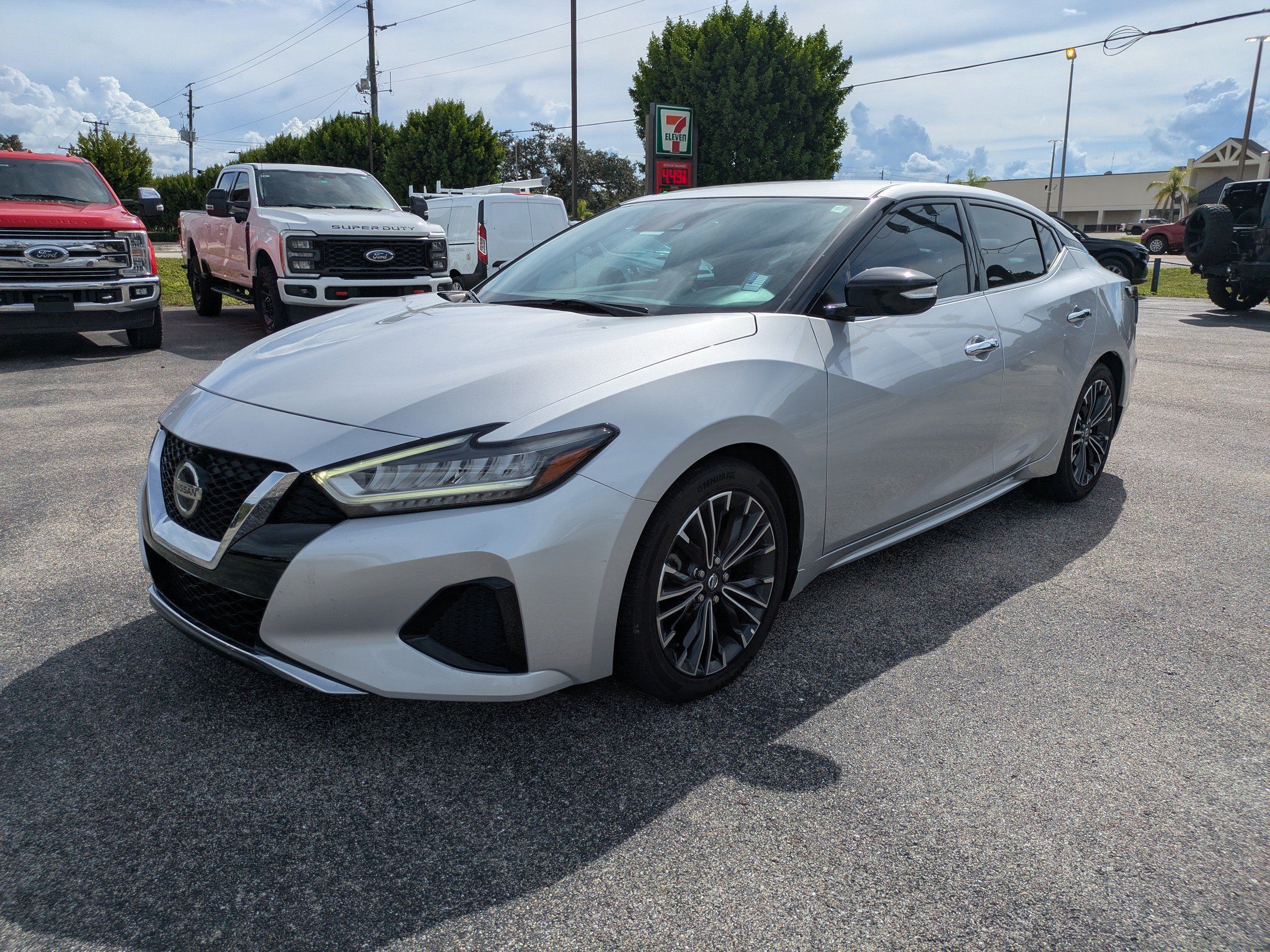 Used 2021 Nissan Maxima 3.5 SV w/ Floor Mat Group FWD image 8