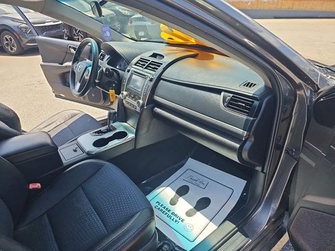 Used 2014 Toyota Camry SE FWD image 18
