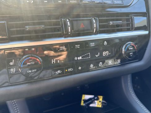 Used 2024 Nissan Pathfinder Platinum w/ Cargo Package image 17