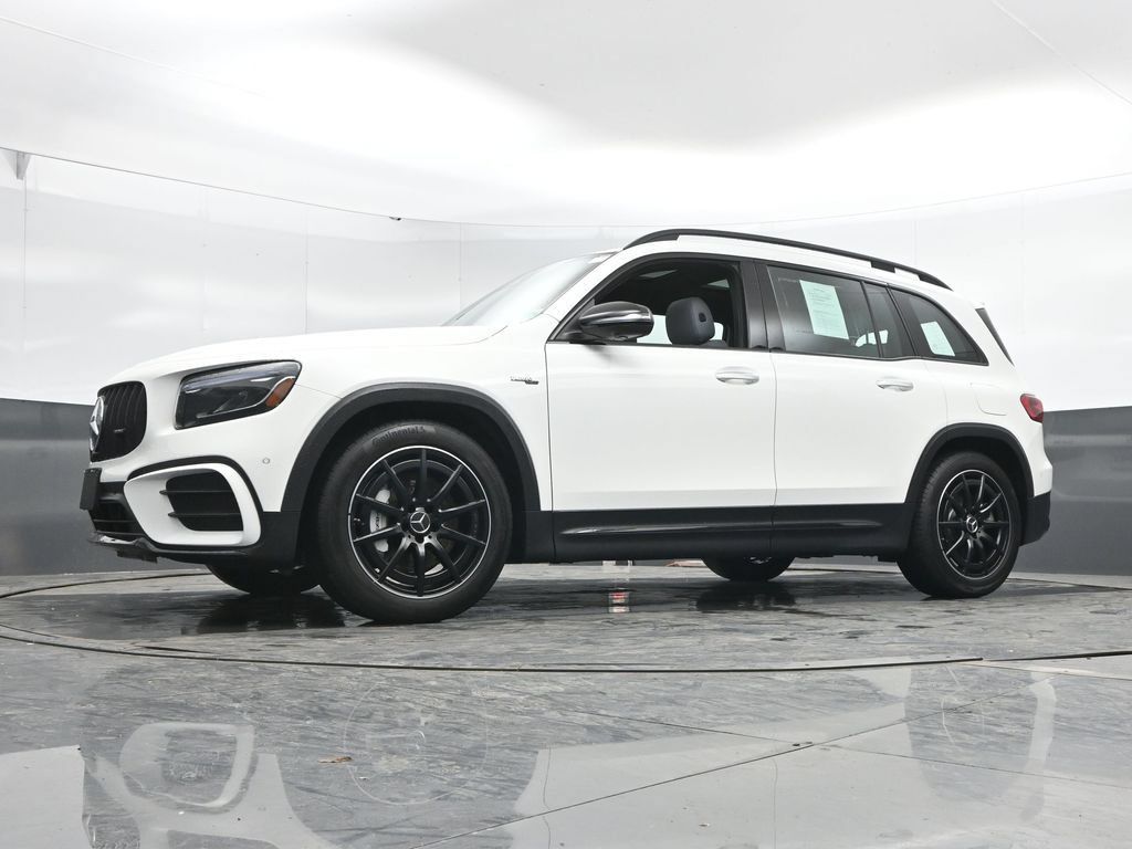 Used 2025 Mercedes-Benz GLB 35 AMG 4MATIC image 48